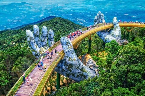 Overfør fra Hue til Hoi An via Hai Van Pass og Golden Bridge