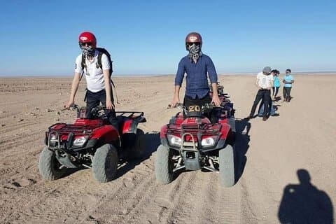 Hurghada safari 3 heures en quad et balade à dos de chameau Visite du village bédouin