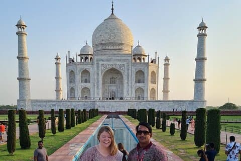 Taj Mahal & Agra Fort Sunrise Tour von Delhi mit 5* Frühstück