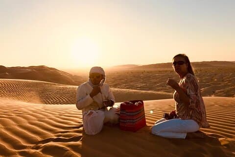 Restauranter i nærheden af Rub Al Khali Desert Safari: Sunset, Sandboarding & Black Camels