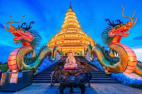 Chiang Rai by Night: Incredible Temples, Market and Northern Dinner