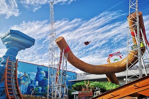 Entrée à Angry Birds World avec transfert au parc et recharge - visite privée