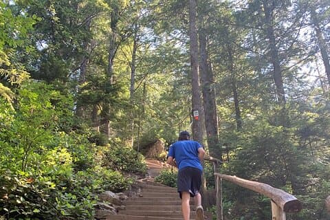 Vancouver's Natural Stair Master Workout, med Beach Walk