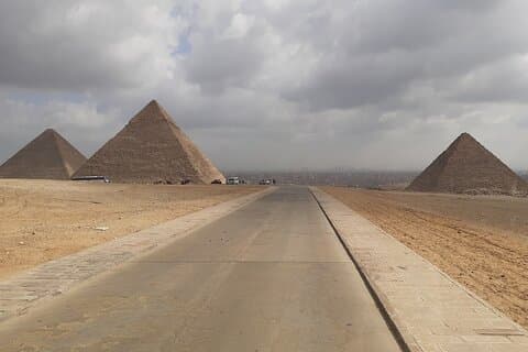 Private tour: full day to Giza pyramids & GEM
