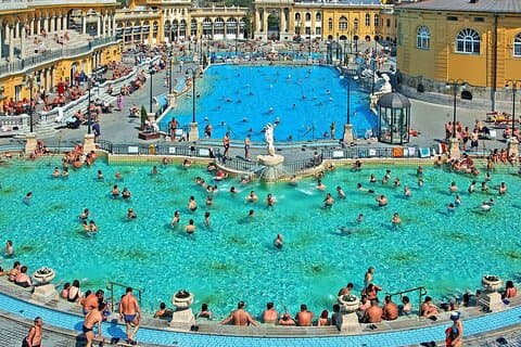 Inngang til Szechenyi Spa i Budapest