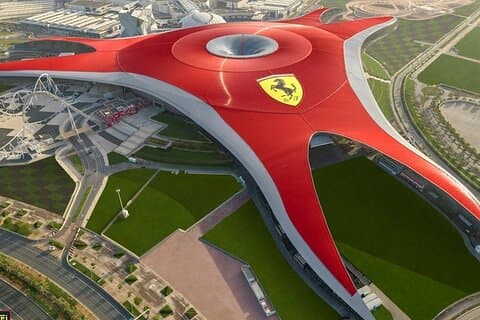 Tour di un giorno intero della città di Abu Dhabi + Ferrari World Park su base privata