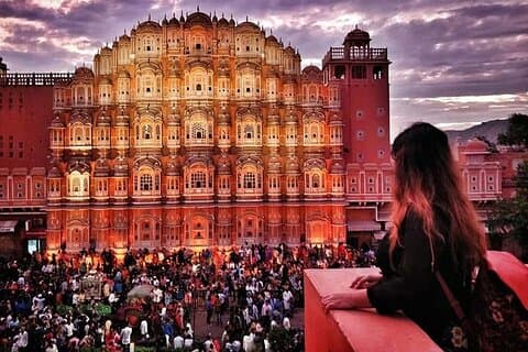 Guidet dagstur i Jaipur fra Delhi med bil med lunsj og inngang