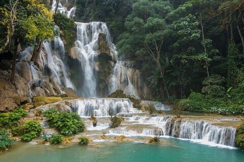 Tour privato: Pak Ou Cave e Kuang Si Waterfall Tour da Luang Prabang