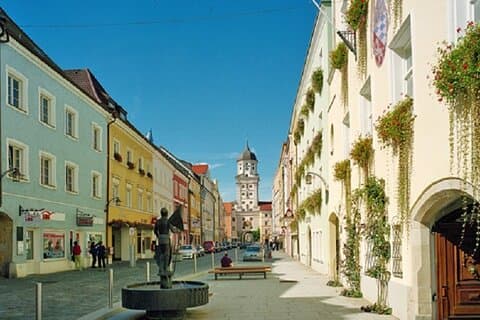 Privat transfer från Prag till Vilshofen med stopp i Č.Krumlov eller Hluboká