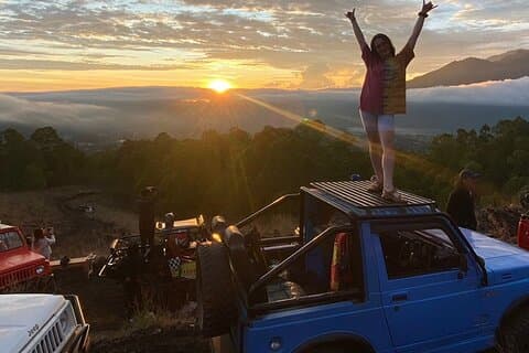 Mount Batur Jeep Sunrise, lave noire et source chaude naturelle