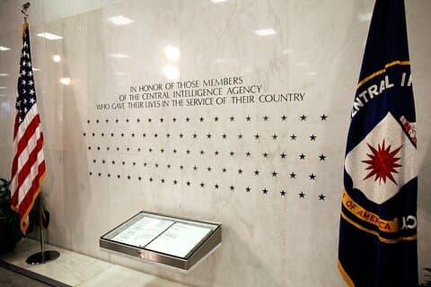 Arlington National Cemetery, Tour zur CIA-Gedenkmauer