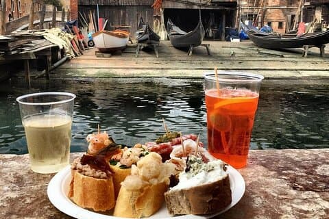 Små gruppe Bacaro mad tur med lokal guide i Venedig