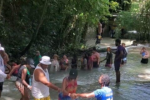 Volledige dagrondleiding naar Dunns River Falls en winkelen met lunch