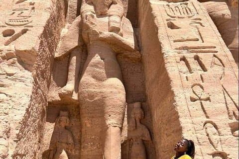 Desfrute de um tour privado a Abu Simbel de Aswan com um guia privado
