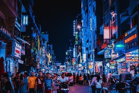 Saigon By Night Jeep Tour: Upptäck den franska koloniala charmen
