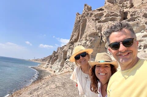 Private Guided Tour around Santorini with Uncrowded Sunset