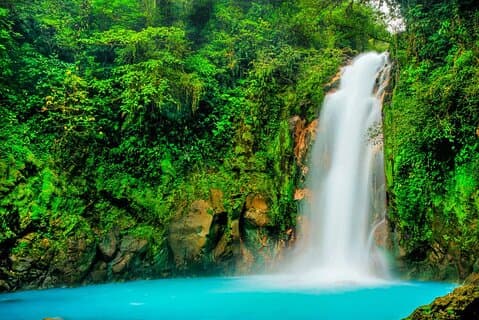 RIO CELESTE RIVER: Tubing + Rainforest + Faune + Cascade + Volcan actif (PRIVÉ)