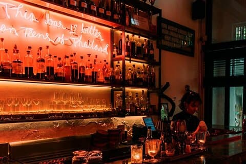 バンコク バー ホッピング ナイト ツアー