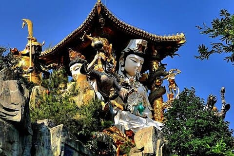 Tagesausflug zum Baipu-Tempel mit privatem Transfer