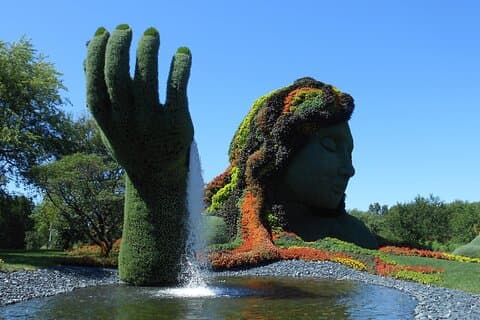 Montreal Scavenger Hunt & Self-Guided Audio Walking Tour