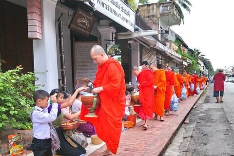 Morning Alms Giving Ceremony and Local Market Experience