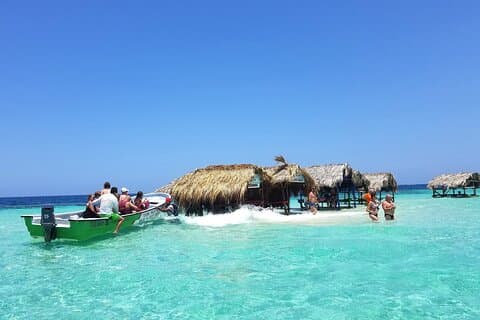 Tour Privado à Ilha Paraíso com Snorkel e Santuário de Peixe-Boi