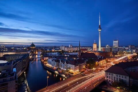 Berlin Capital 4 - Tagesausflug bei Sonnenuntergang mit Getränken