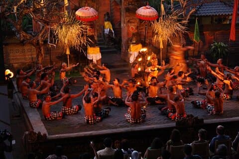 バリ伝統舞踊の夕べ