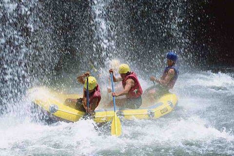 Aventure en rafting en eaux vives dans la jungle de Bali