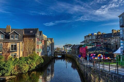 Tour privato a piedi della città di Galway: ladri, ribelli e rivoluzionari