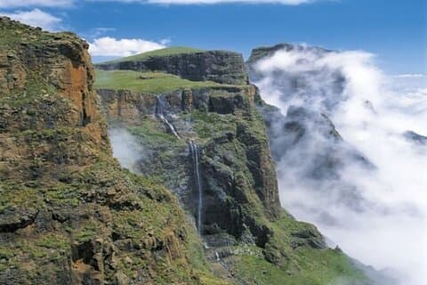 Excursión de 2 días a la reserva de caza Tala y Drakensberg desde Durban