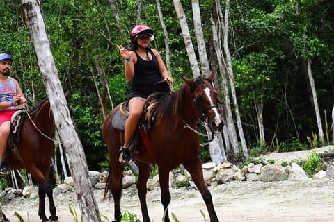 Ridning, ATV (delt), Cenote & Zipline Combo 4X1 fra Playa del Carmen