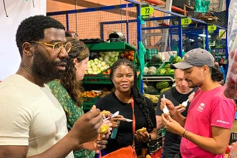 Frutti esotici e cultura locale a Medellín