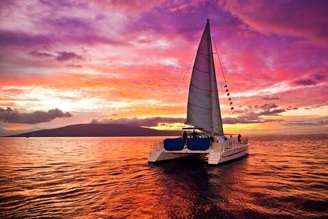 Catamarán privado exclusivo Sundowner con cena y traslado