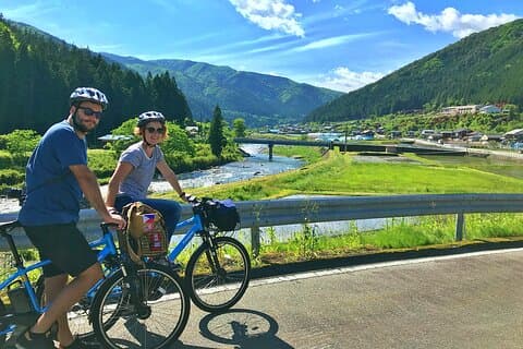 Passeio privado de bicicleta elétrica rural de 1 dia em Hida
