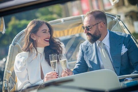 Tuk Tuk Bucharest Romantic Tour with miniBAR