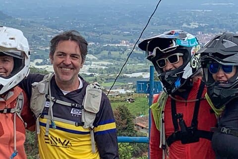 Excursão particular de motocicleta de vários dias na Colômbia