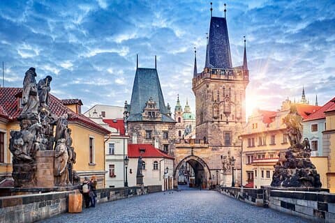 Tour privato della città vecchia di Praga e delle principali attrazioni in auto