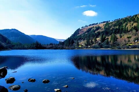 Tour privado de 8 horas a Glendalough y Wicklow desde Dublín