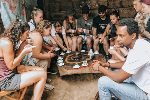 Halbtägige private Tour zu den Materuni-Wasserfällen und Kaffeeausflug