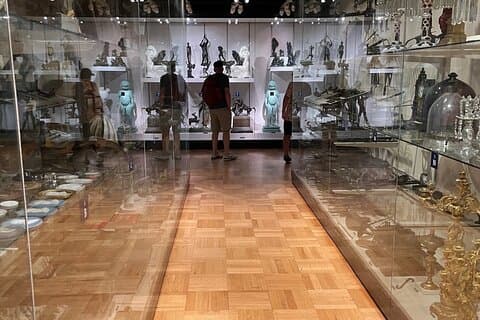 Ghost Stories: En mystisk, makaber rundtur i Metropolitan Museum