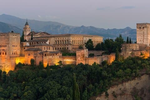 Alhambra og Albaicin privat dagstur fra Malaga