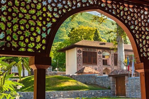 SHEKI - gammelt og vakkert land (All Inclusive Tour)