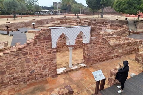 Aproveite o passeio privado ao Castelo Silves e Monchique Mountain