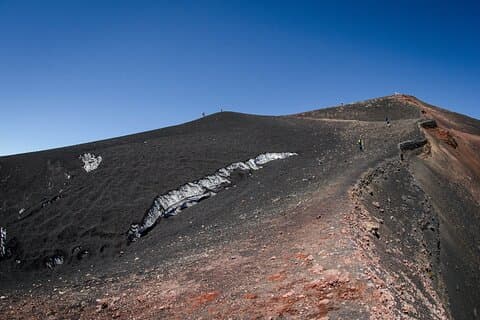 Etna Round Alcantara-dagtour met gids vanuit Taormina