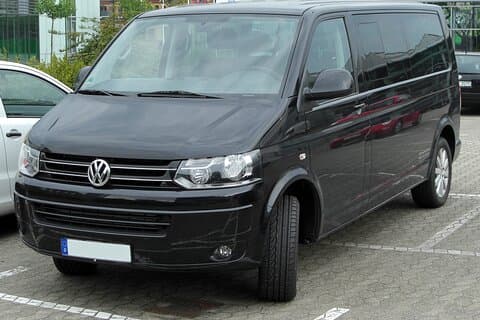 Hin- und Rücktransfer von Madrid MAD in die Innenstadt von Madrid im Minivan