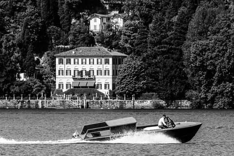 4 Hours Private Wooden Boat Tour stop Bellagio Varenna 6 pax