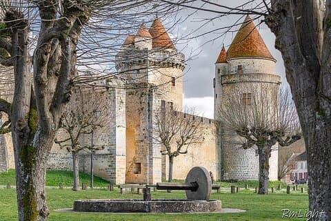 Medeltidsdagstur med 2 slott runt Paris