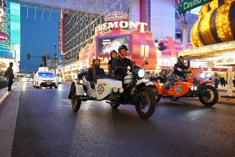 2-stündige private Tour durch Las Vegas bei Nacht in einem Beiwagen
