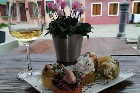 Sabores e Tradições Alimentares das Ilhas de Veneza: Murano, Burano e Torcello